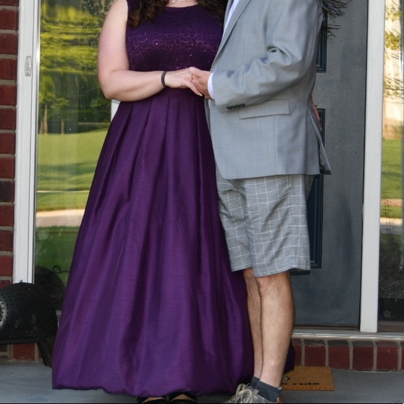 Ballgown - Picture 3 of 4